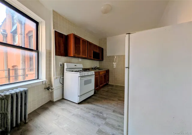 Photo 3 of Sale Pending at 141 S 4th St #25, Brooklyn, NY 11211 | MLS# 912542 | Listing updated on 2026-08-12