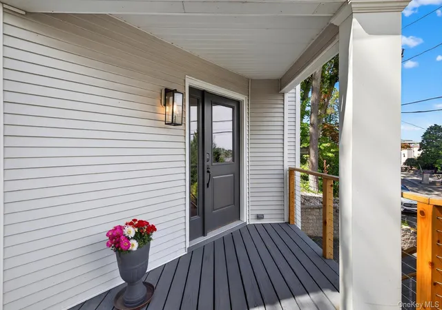 3rd image of 602 Mckinley Ter, Centerport, NY 11721 | MLS# 913537