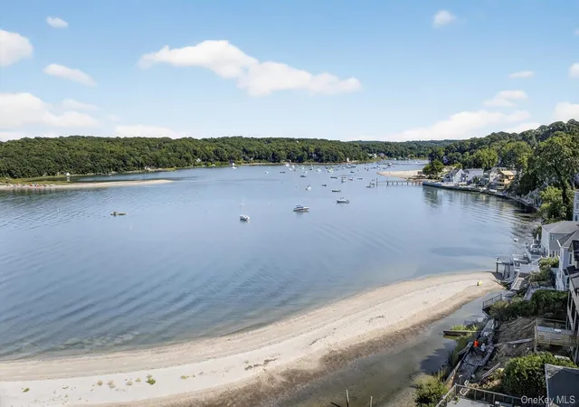 5th image of 602 Mckinley Ter, Centerport, NY 11721 | MLS# 913537