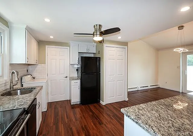5th image of 36 Torrey Pine Ln, Medford, NY 11763 | MLS# 913839