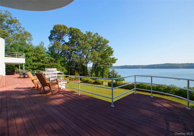 Photo 4 of Single family home for sale at 26 Tennis Ct Rd, Oyster Bay, NY 11771 | MLS# 914210 | Listing updated on 2026-07-15
