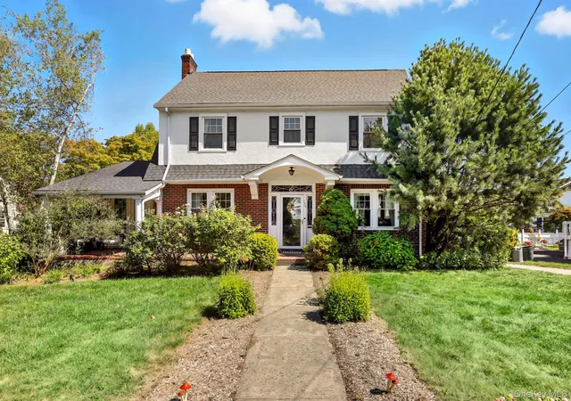 Photo 1 of Sale Pending at 126 N Broadway, White Plains, NY 10603 | MLS# 914461 | Listing updated on 2025-11-26