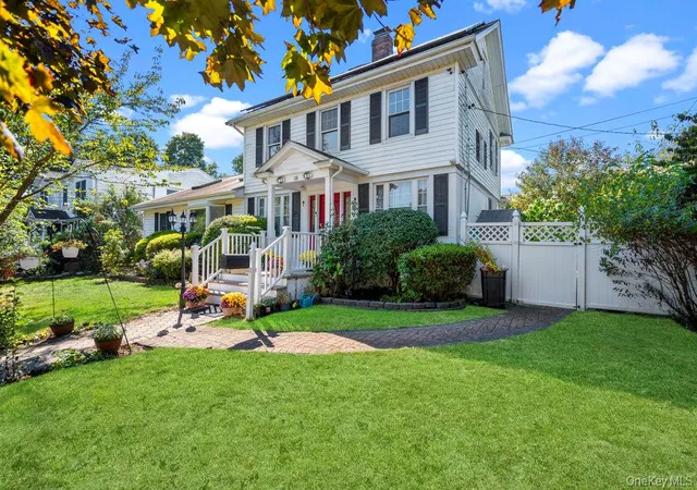 5th image of 118 Grant Ave, Albertson, NY 11507 | MLS# 914884