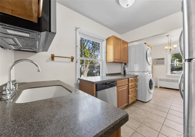 5th image of 38-30 215Th Pl, Bayside, NY 11361 | MLS# 915247
