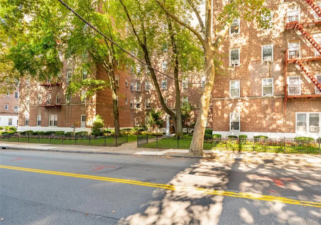 4th image of 821 Bronx River Rd, Yonkers, NY 10701