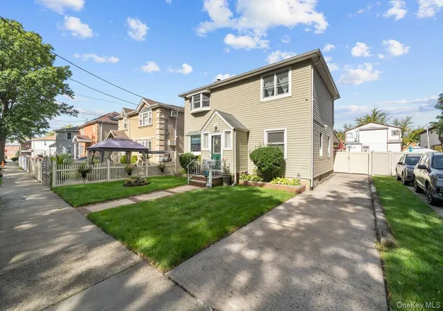 Photo 2 of Sale Pending at 14224 250th St, Rosedale, NY 11422 | MLS# 915659 | Listing updated on 2026-01-18
