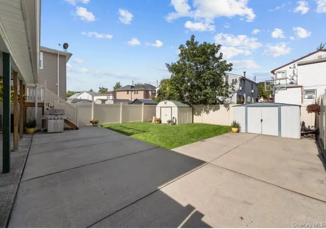 Photo 4 of Sale Pending at 14224 250Th St, Rosedale, NY 11422 | MLS# 915659 | Listing updated on 2026-01-18