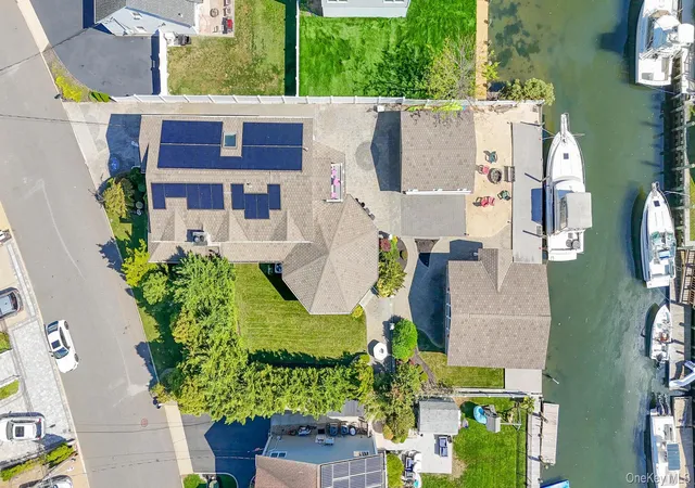 Photo 2 of Single family home for sale at 3664 Somerset Dr, Seaford, NY 11783 | MLS# 915662 | Listing updated on 2026-10-29