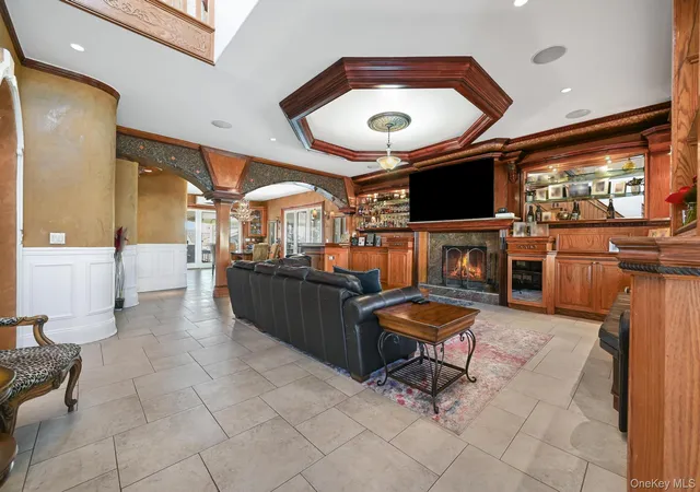Photo 3 of Single family home for sale at 3664 Somerset Dr, Seaford, NY 11783 | MLS# 915662 | Listing updated on 2026-10-29