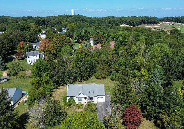 40th image of 152 Baywood Dr, Calverton, NY 11933 | MLS# 915689