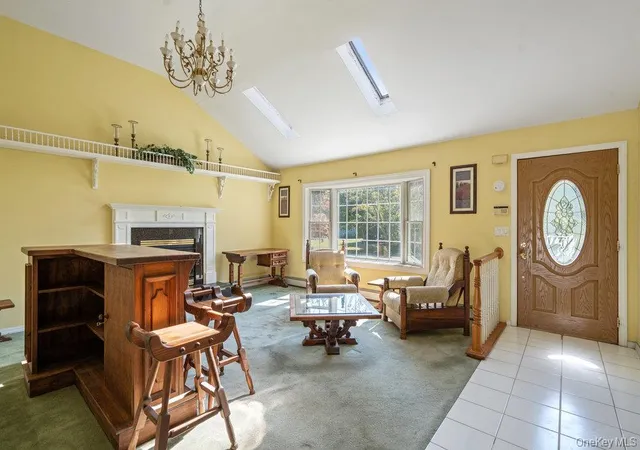 Photo 4 of Sale Pending at 152 Baywood Dr, Calverton, NY 11933 | MLS# 915689 | Listing updated on 2025-10-17