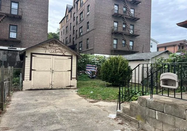Photo 2 of Single family home for sale at 42 36 156 St, Flushing, NY 11355 | MLS# 915809 | Listing updated on 2026-06-24