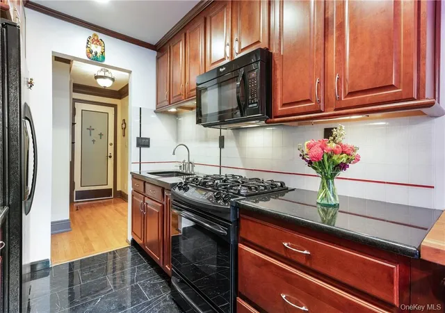 Homes for sale in White Plains, NY | 10 Nosband Ave #1C, White Plains, NY 10605 | MLS# 915815