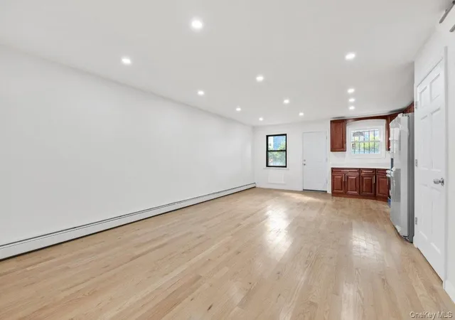 3rd image of 2445 Lurting Ave, Bronx, NY 10469 | MLS# 915852
