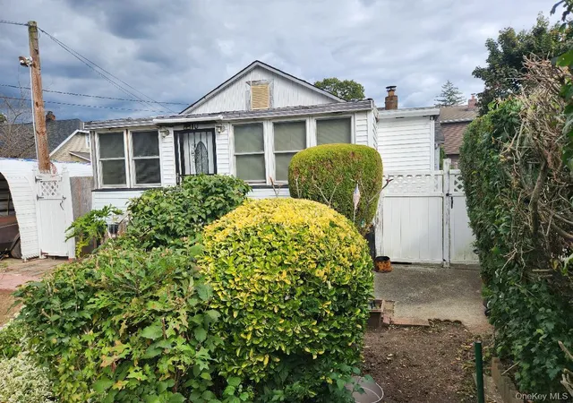 3rd image of 10 Sheridan Pl, Roosevelt, NY 11575 | MLS# 916255