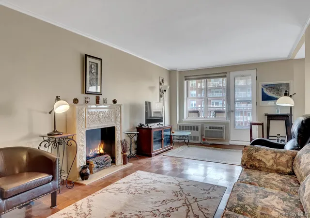 Photo 3 of Sale Pending at 700 Shore Rd #4K, Long Beach, NY 11561 | MLS# 917035 | Listing updated on 2026-08-18
