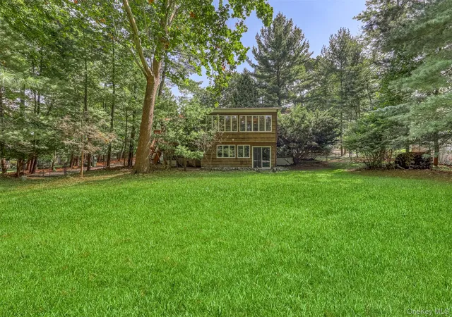 Photo 3 of Sale Pending at 19 Mary Beth Dr, Airmont, NY 10901 | MLS# 917258 | Listing updated on 2026-06-20
