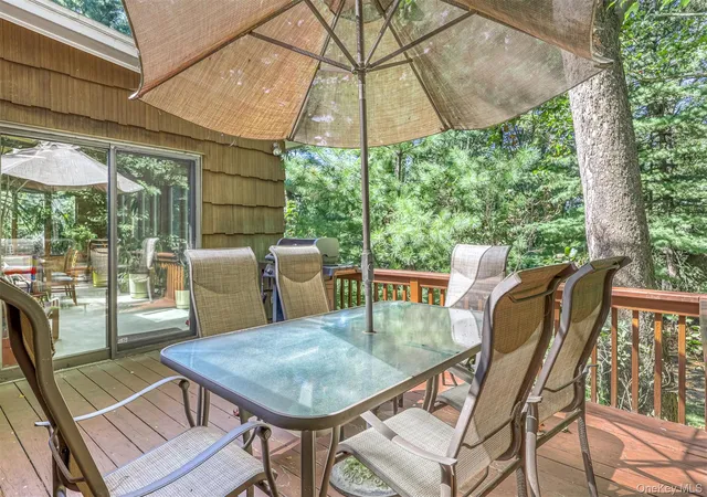 Photo 4 of Sale Pending at 19 Mary Beth Dr, Airmont, NY 10901 | MLS# 917258 | Listing updated on 2026-06-20