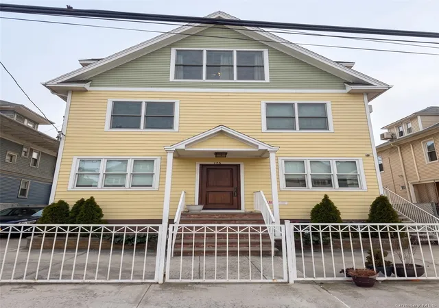 Multi family home for sale at 175 Beach 113th St, New York, NY 11694 | MLS# 917340