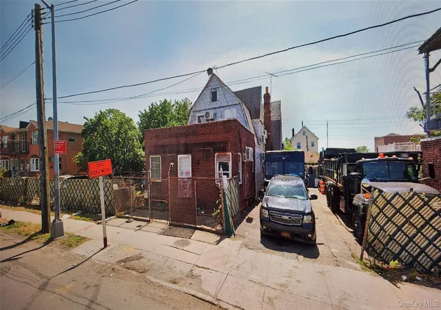 Photo 3 of Single family home for sale at 103 16 Van Wyck Expy, South Richmond Hill, NY 11419 | MLS# 917362 | Listing updated on 2026-01-29