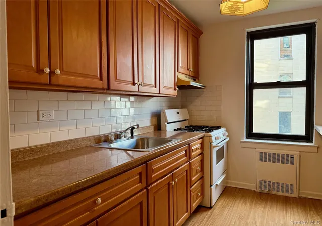 3rd image of 112-24 Northern Blvd #3G, New York, NY 11368 | MLS# 917424