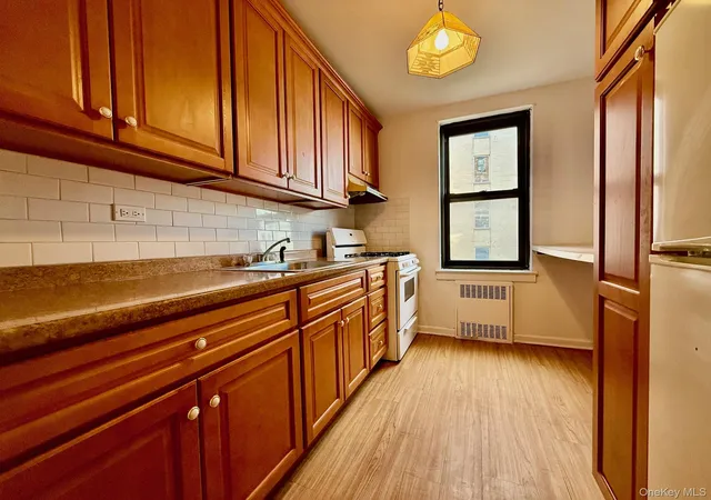 5th image of 112-24 Northern Blvd #3G, New York, NY 11368 | MLS# 917424