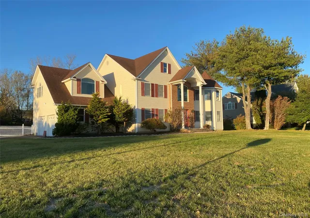 2nd image of 1 Pal Ct, Shoreham, NY 11786 | MLS# 917722