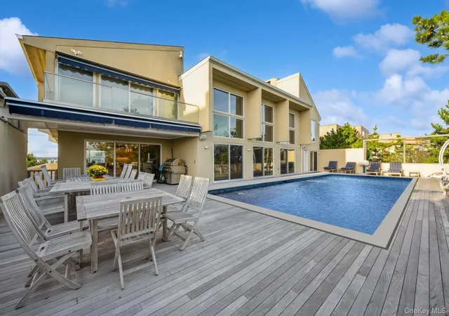 Photo 1 of Single family home for sale at 521 Dune Rd, Westhampton Beach, NY 11978 | MLS# 917825 | Listing updated on 2026-08-23