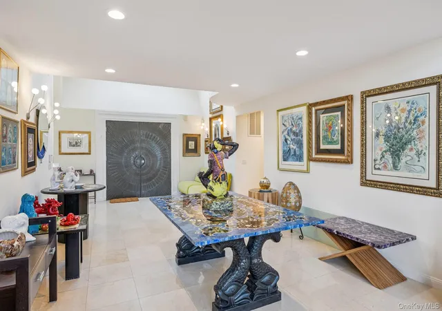 Photo 4 of Single family home for sale at 521 Dune Rd, Westhampton Beach, NY 11978 | MLS# 917825 | Listing updated on 2026-08-23