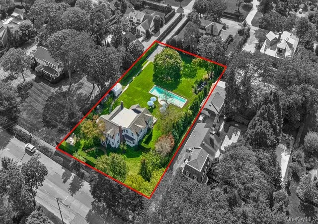 Photo 3 of Sale Pending at 46 Bellport Ln, Bellport, NY 11713 | MLS# 917938 | Listing updated on 2026-08-11