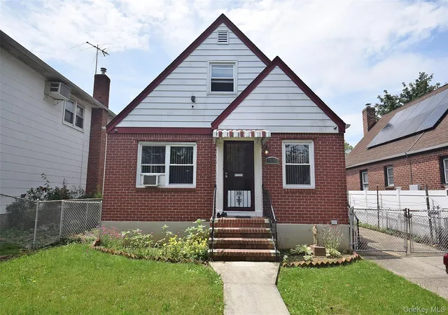 2nd image of 82 16 251 St, Bellerose, NY 11426 | MLS# 918281