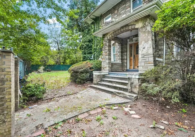 Photo 2 of Single family home for sale at 81-26 Austin St, Kew Gardens, NY 11415 | MLS# 918406 | Listing updated on 2026-03-04