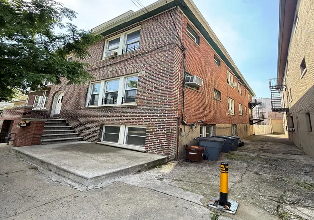 2nd image of 2806 Wellman Ave, Bronx, NY 10461 | MLS# 918522