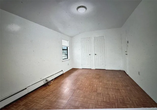 Photo 4 of House for sale at 187-15 Tioga Dr, Saint Albans, NY 11412 | MLS# 918542 | Listing updated on 2026-05-08