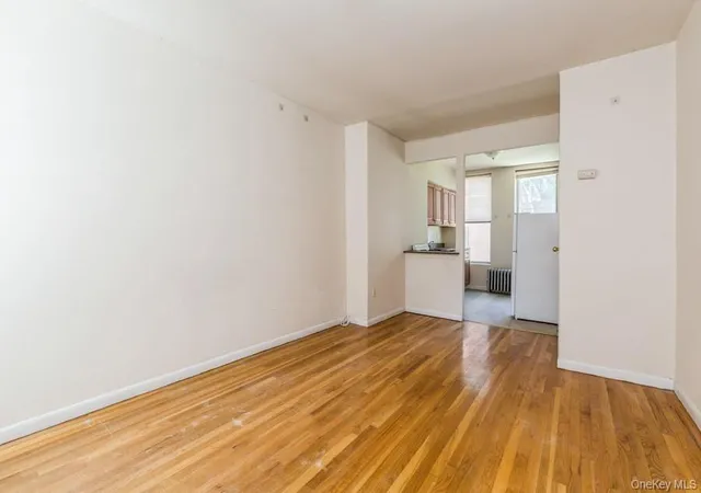 Photo 4 of Single family home for sale at 41-32 53Rd St, Woodside, NY 11377 | MLS# 918628 | Listing updated on 2025-09-30