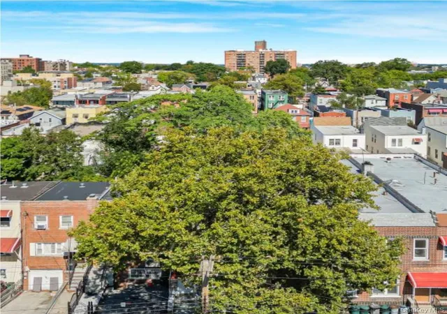 Photo 3 of Multi family home for sale at 839 E 228th Street, New York, NY 10466 | MLS# 918701 | Listing updated on 2026-07-28