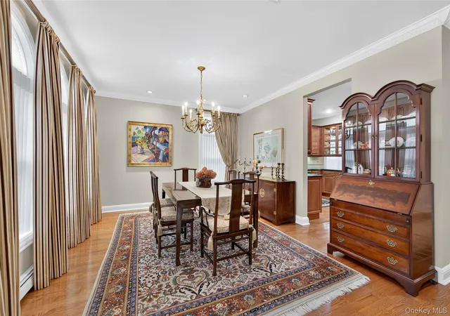 Photo 4 of House for sale at 92 W Overlook #92, Port Washington, NY 11050 | MLS# 918874 | Listing updated on 2025-10-02