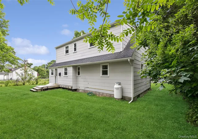 Photo 3 of Single family home for sale at 111 Miller Rd, Southampton, NY 11968 | MLS# 918931 | Listing updated on 2026-08-29