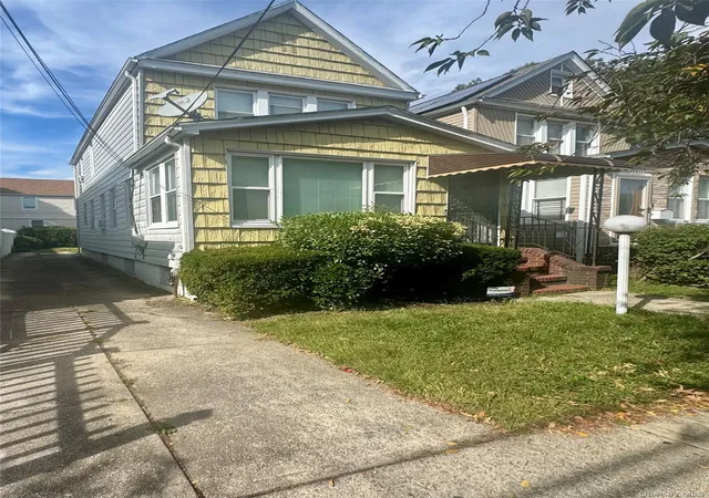 2nd image of 16917 116th Ave, Jamaica, NY 11434 | MLS# 918973