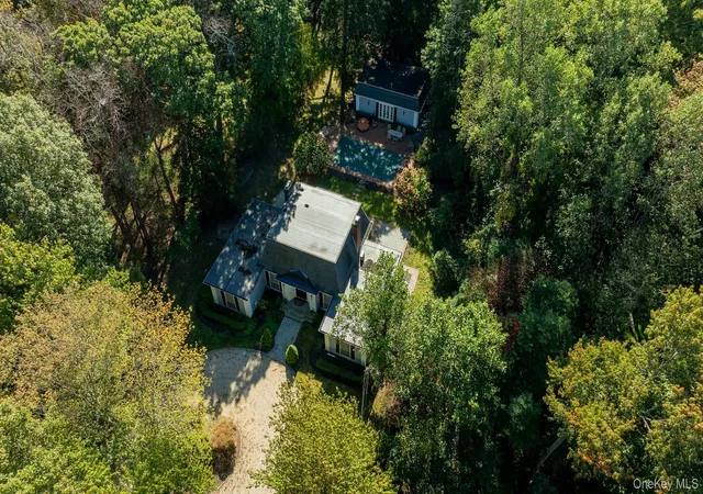 Photo 2 of Single family home for sale at 704 Short Beach Rd, Saint James, NY 11780 | MLS# 919240 | Listing updated on 2026-08-29