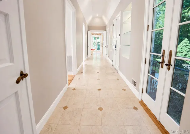 Photo 4 of Single family home for sale at 704 Short Beach Rd, Saint James, NY 11780 | MLS# 919240 | Listing updated on 2026-08-29