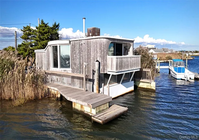 2nd image of 714 Riviera Dr, Mastic Beach, NY 11951 | MLS# 919241