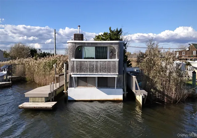 3rd image of 714 Riviera Dr, Mastic Beach, NY 11951 | MLS# 919241