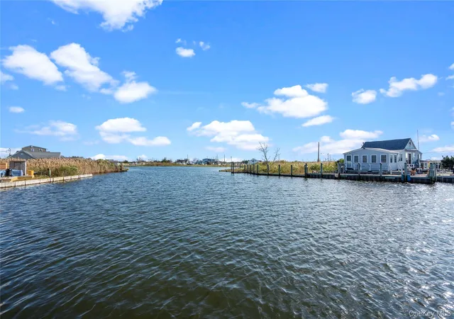 48th image of 714 Riviera Dr, Mastic Beach, NY 11951 | MLS# 919241