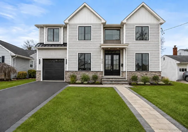 3rd image of 908 Maple Ln, Hempstead, NY 11554 | MLS# 919265