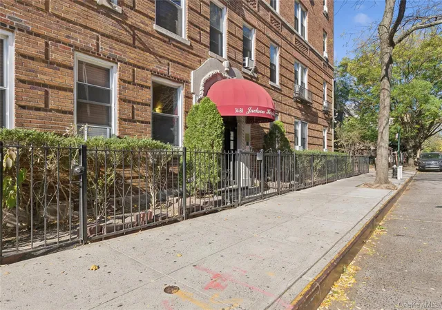 Photo 1 of Sale Pending at 34 59 89th St #6E, Jackson Heights, NY 11372 | MLS# 919605 | Listing updated on 2026-09-17
