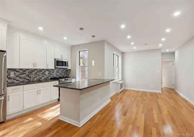 Listing Photo 4 - Condo for sale in building located at 34-59 89Th St, New York, NY 11372 - Unit #6E
