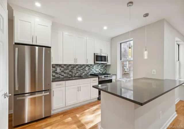 Listing Photo 5 - Condo for sale in building located at 34-59 89Th St, New York, NY 11372 - Unit #6E
