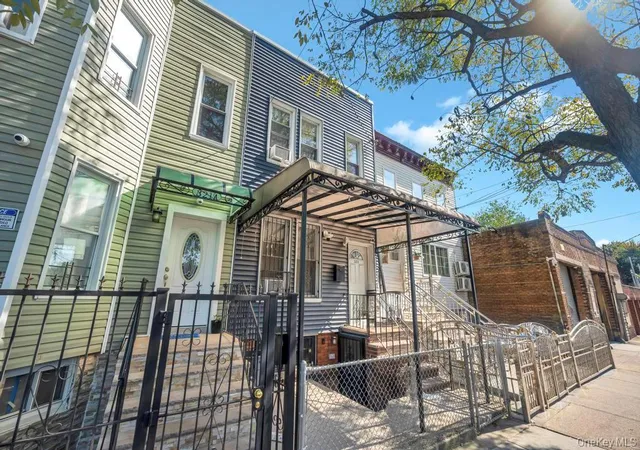 Photo 4 of Sale Pending at 323 Barbey St, Brooklyn, NY 11207 | MLS# 920122 | Listing updated on 2025-11-13