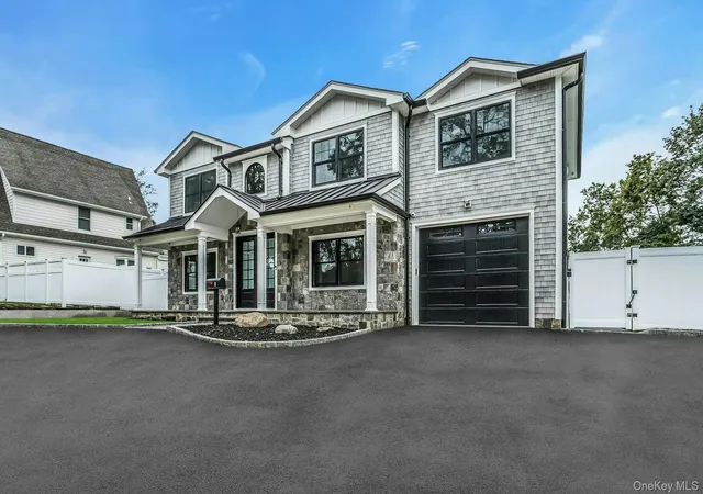 3rd image of 9 Hill Dr, Oyster Bay, NY 11545 | MLS# 920526